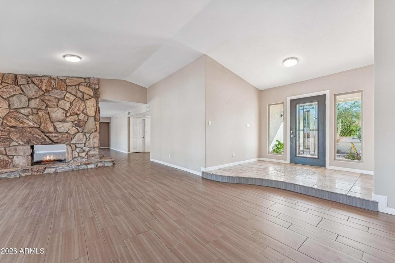 12624 N 73rd Pl - Photo 5 of 40