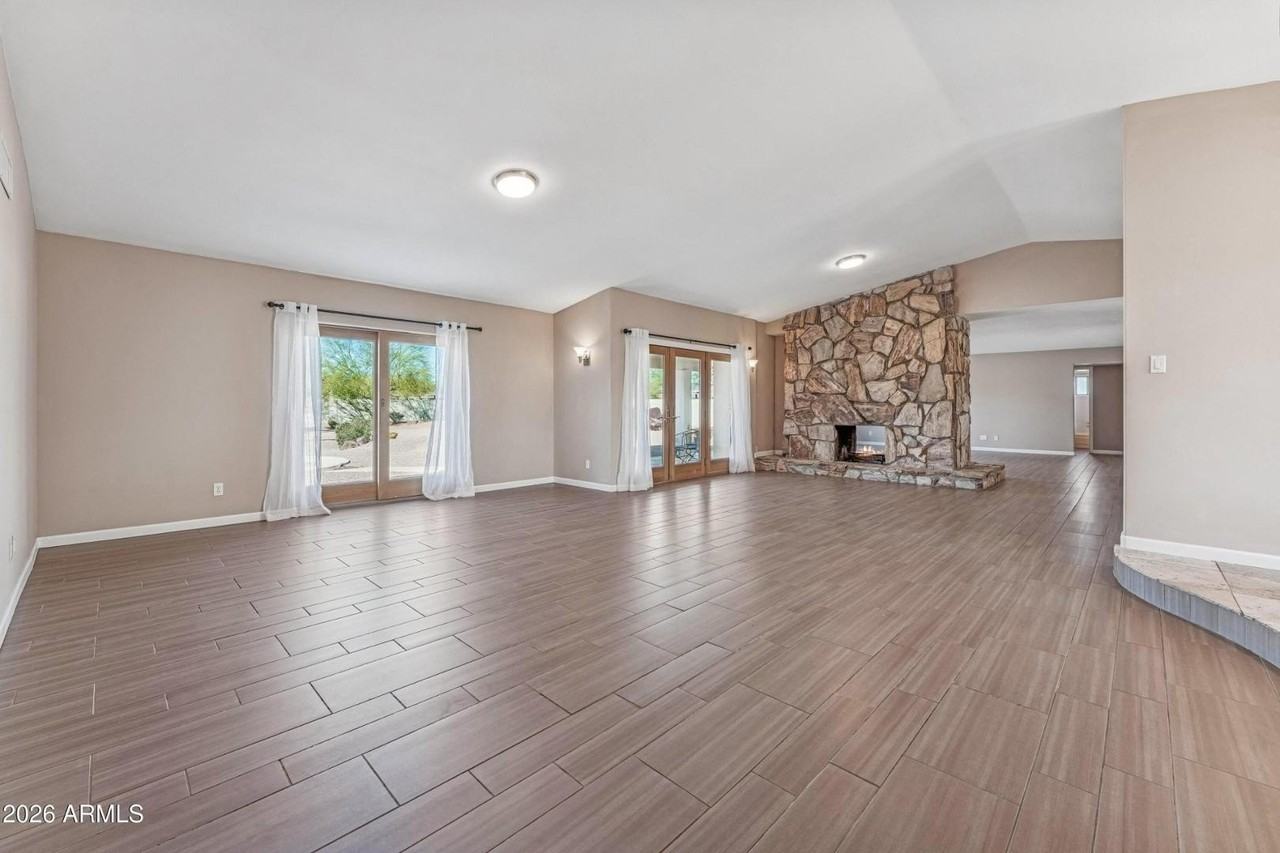 12624 N 73rd Pl - Photo 6 of 40