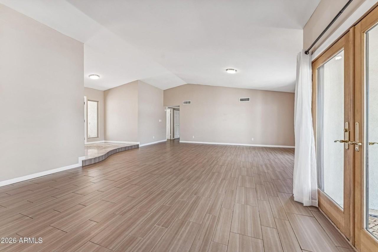 12624 N 73rd Pl - Photo 7 of 40