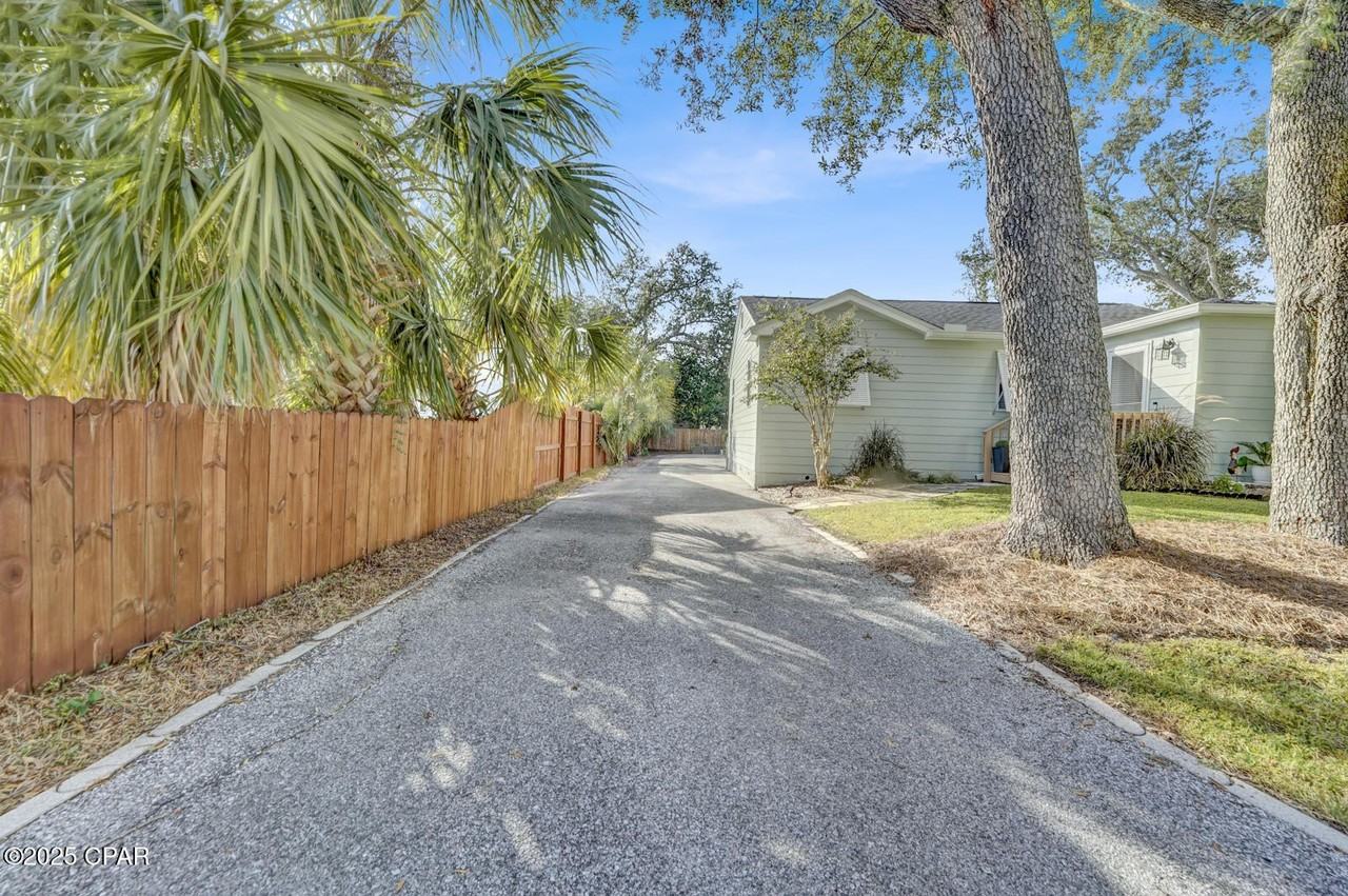 1611 Lake Ave - Photo 3 of 28