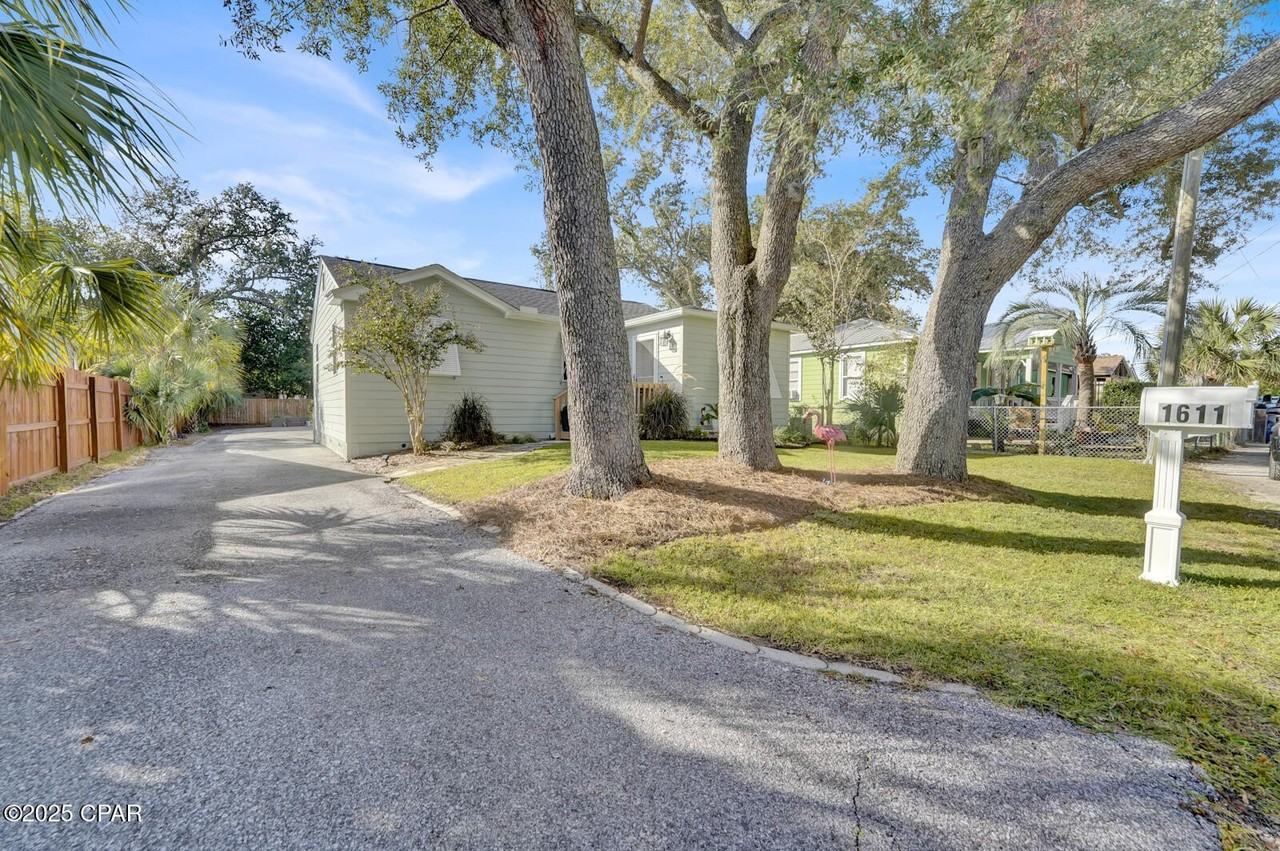 1611 Lake Ave - Photo 4 of 28