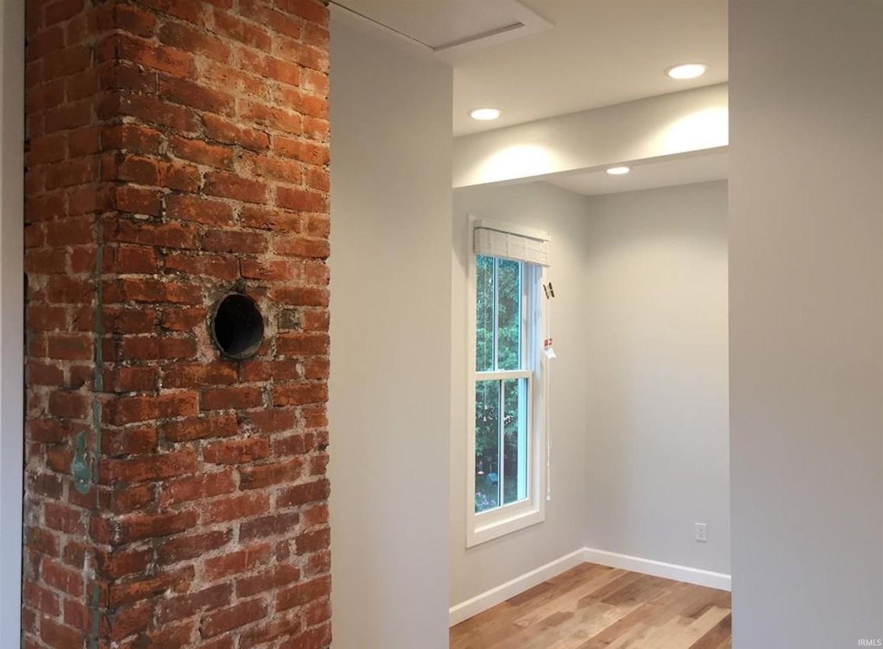 726 W 6th St #1 - Photo 6 of 12