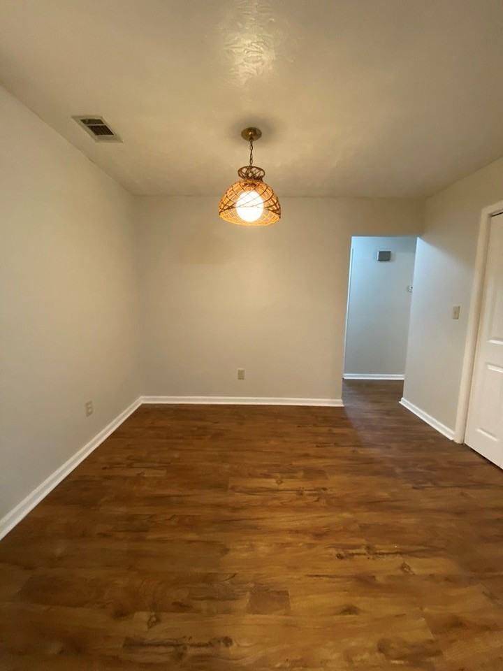 6237 Olde Towne Dr Apt B - Photo 3 of 12