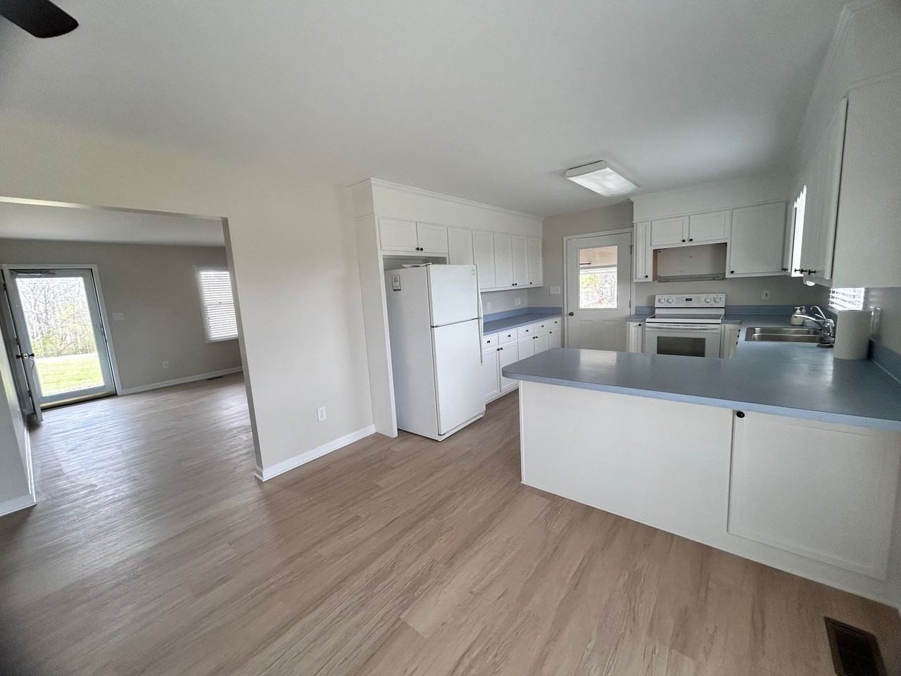 583 Damascus Church Rd - Photo 7 of 19