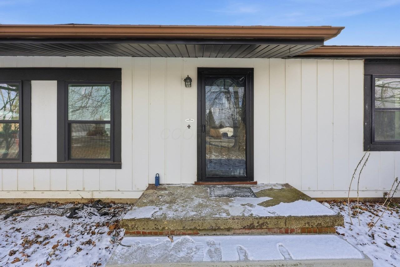 566 E 10th St - Photo 2 of 23