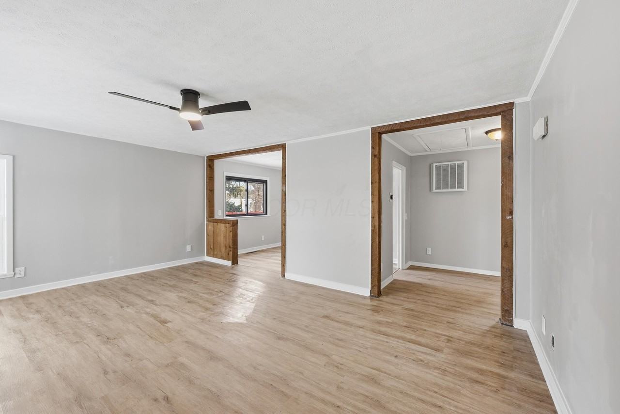 566 E 10th St - Photo 5 of 23