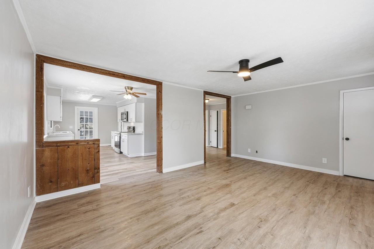 566 E 10th St - Photo 6 of 23