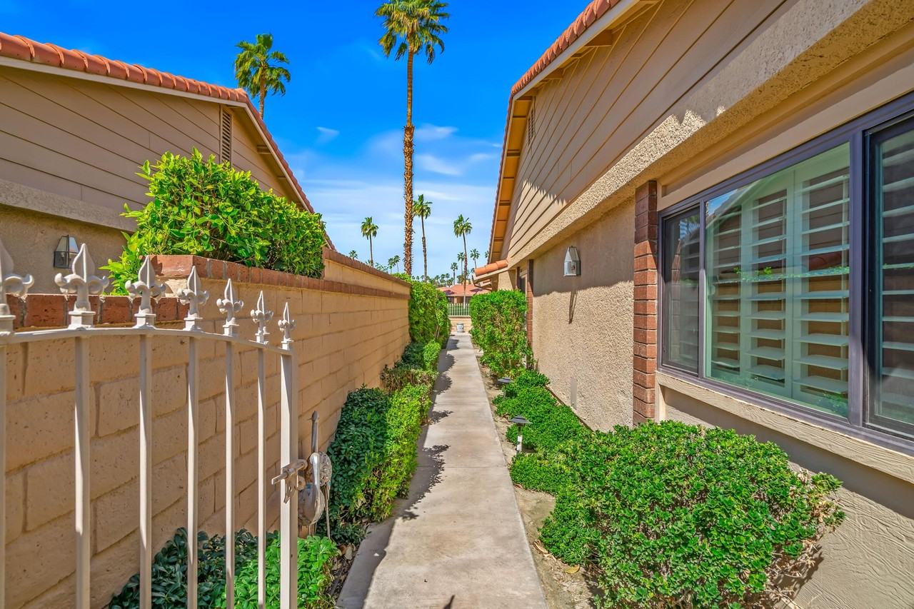 39 Maximo Way - Photo 3 of 48