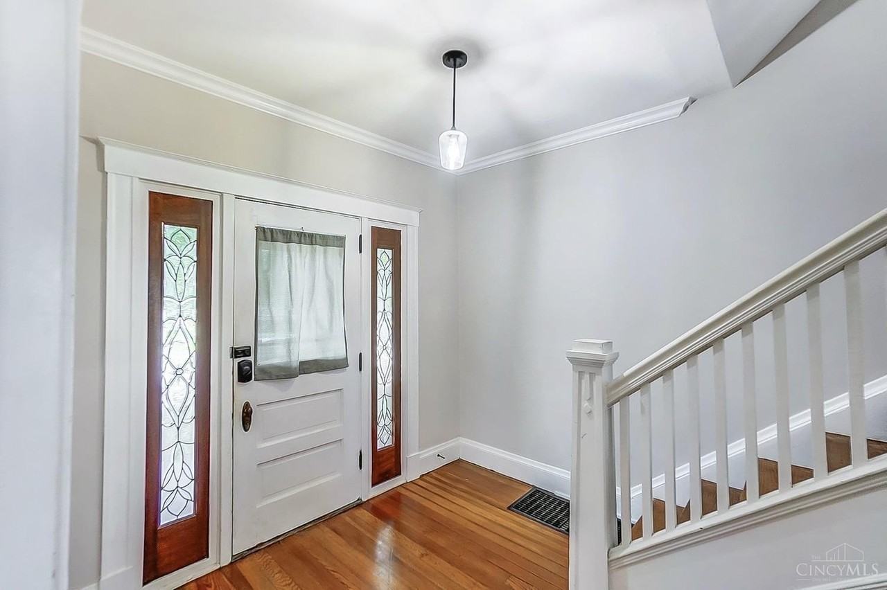 2846 Minot Ave - Photo 4 of 38