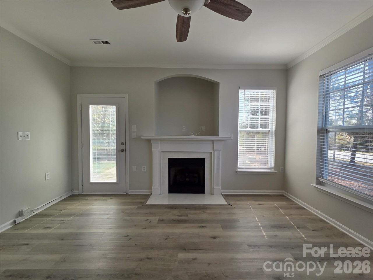 15437 Coventry Court Ln - Photo 6 of 28