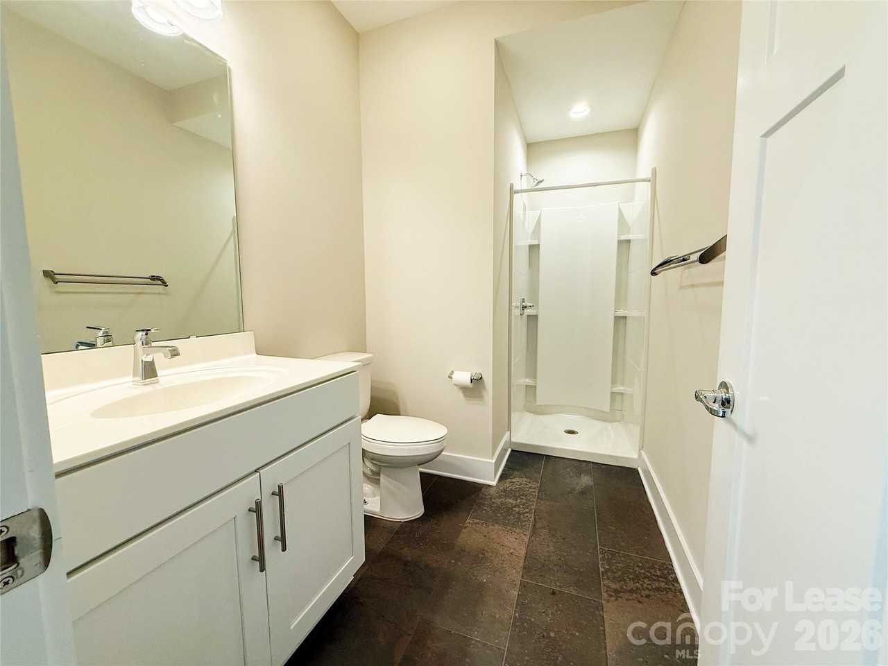 1424 W 4th St - Photo 6 of 23