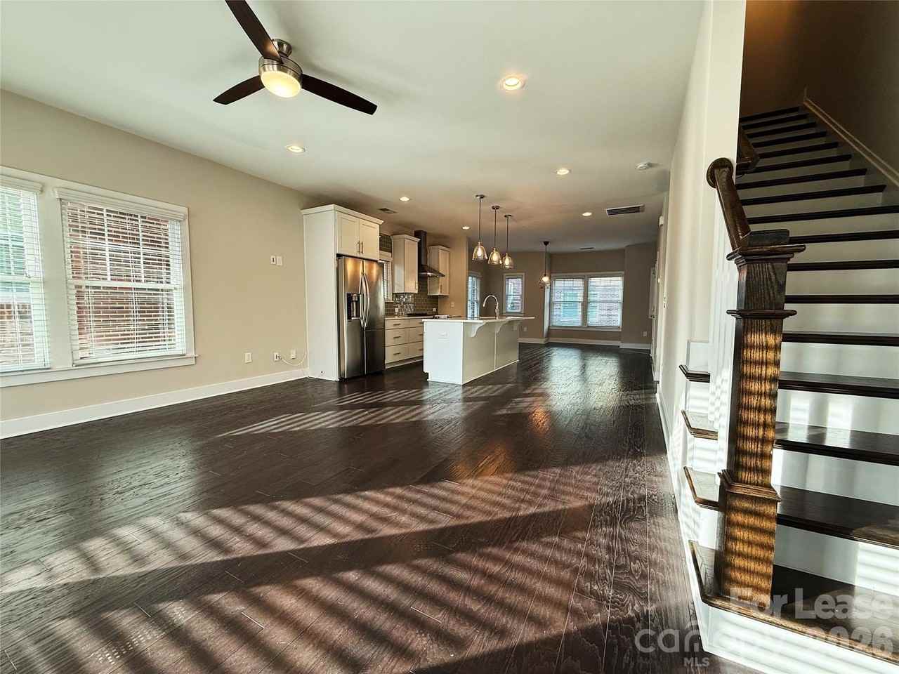 1424 W 4th St - Photo 7 of 23