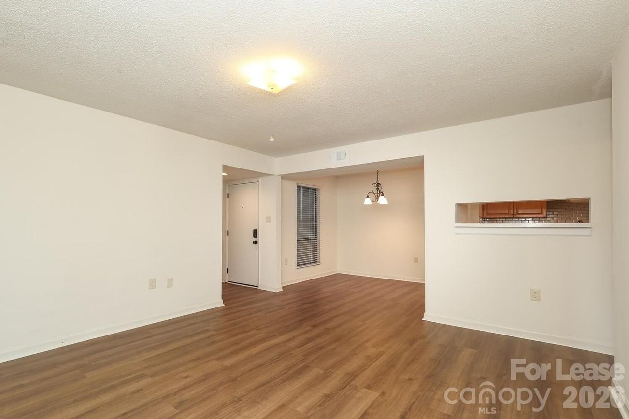 4912 Sardis Rd Apt F - Photo 4 of 19