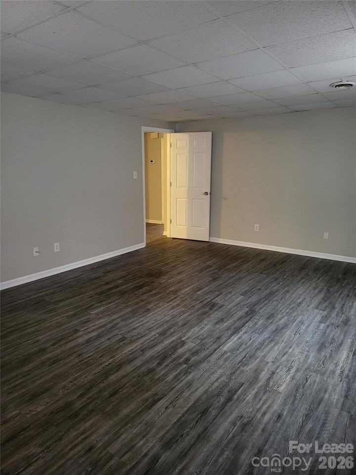 451 Montgomery Ave Apt 5 - Photo 4 of 16