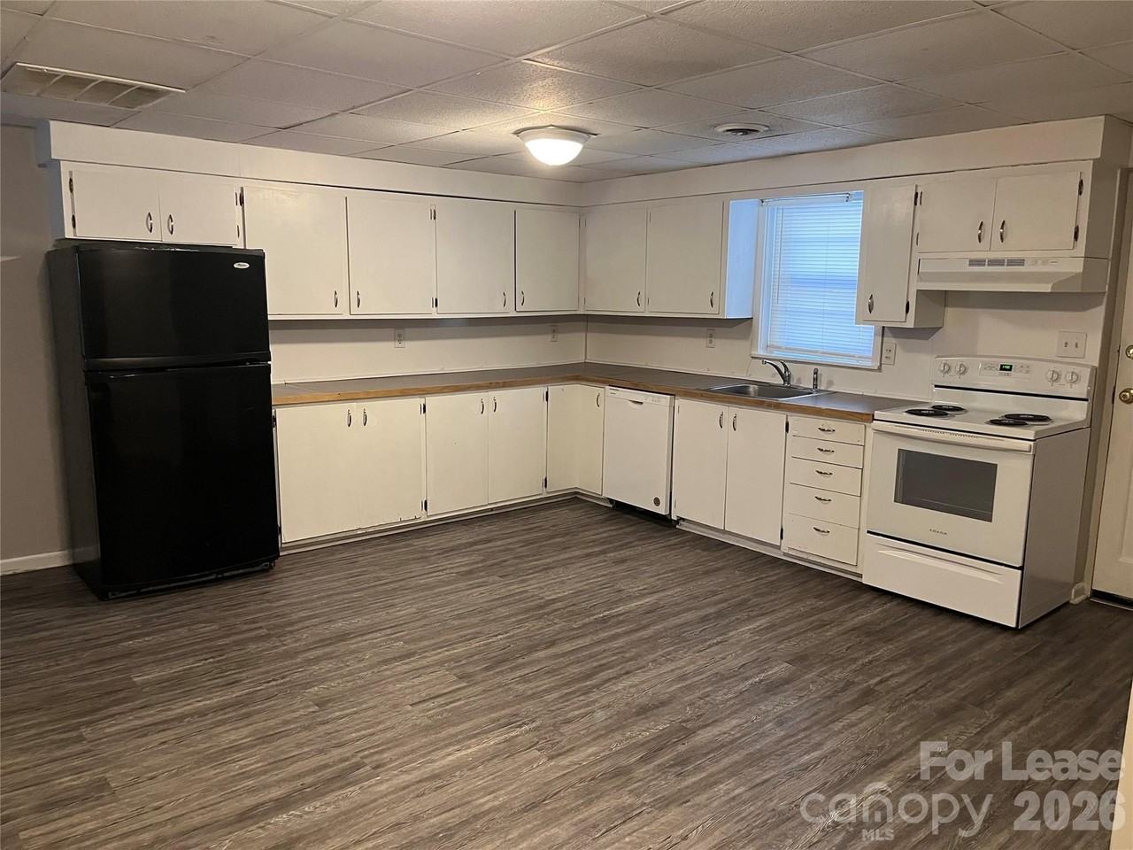 451 Montgomery Ave Apt 5 - Photo 5 of 16