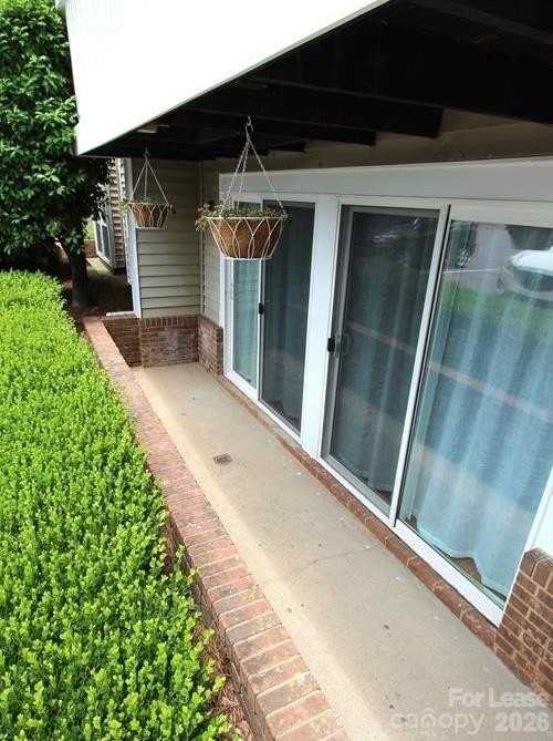 1645 Arlyn Cir - Photo 2 of 19