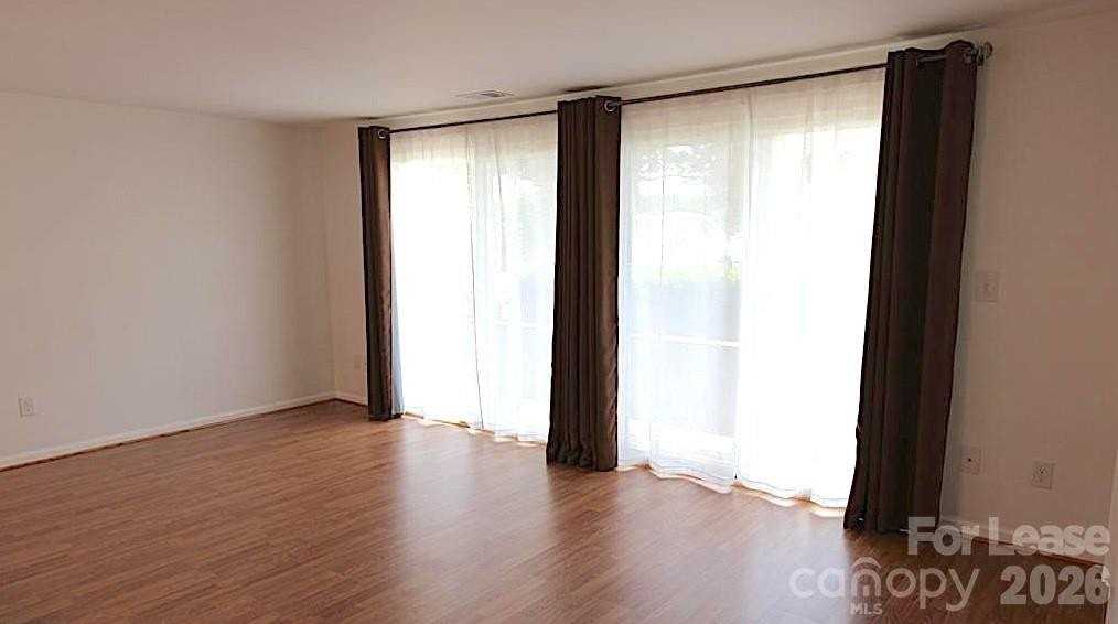 1645 Arlyn Cir - Photo 3 of 19