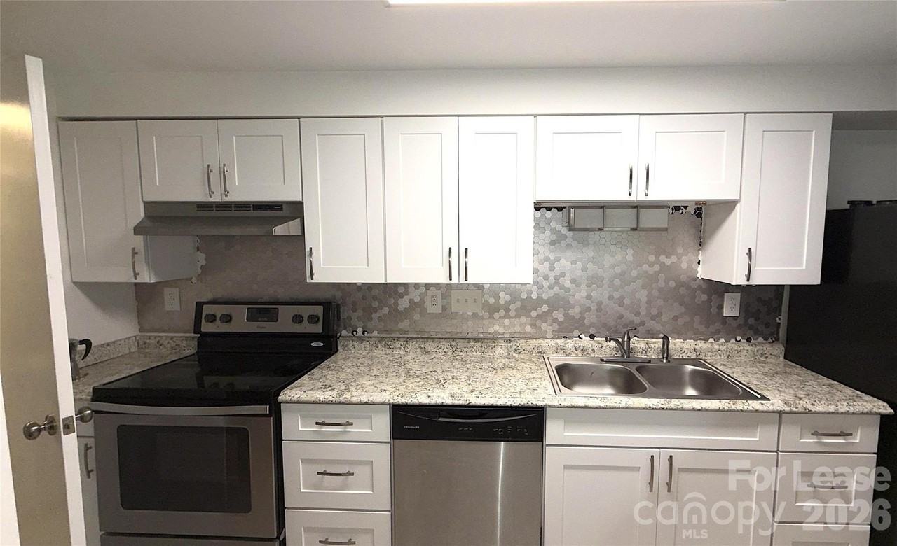 1645 Arlyn Cir - Photo 6 of 19