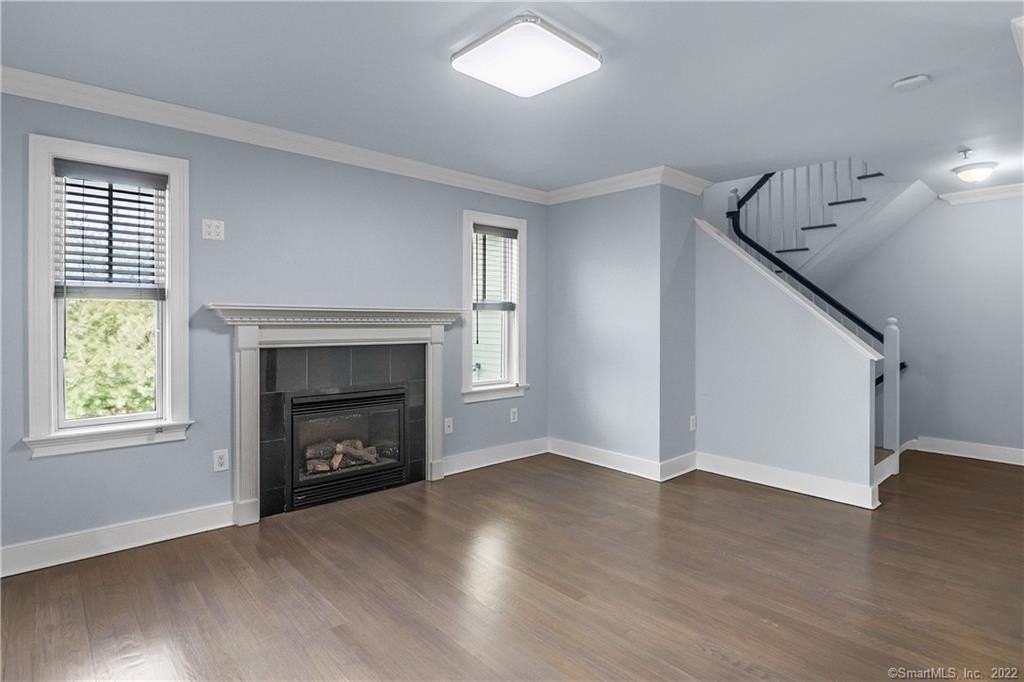 109 Forest St Apt 10 - Photo 3 of 32