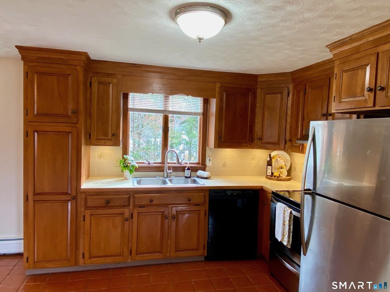 31 Gordon Ave - Photo 5 of 16