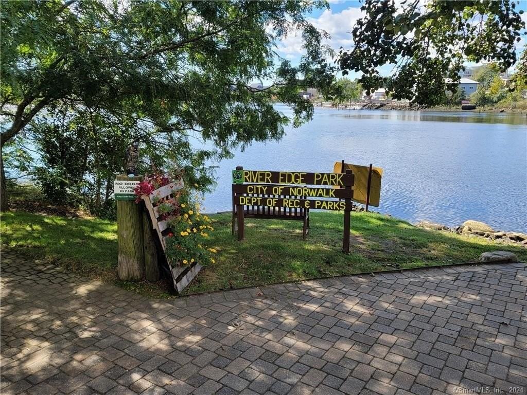 1 Daskams Ln Unit 1b - Photo 2 of 15