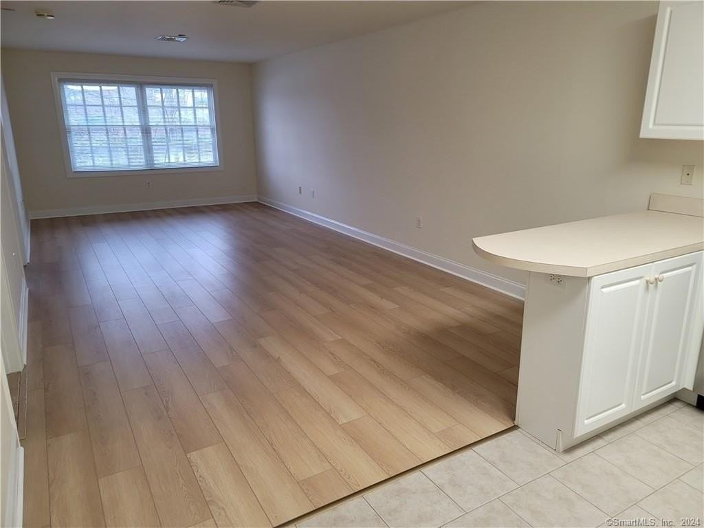 1 Daskams Ln Unit 1b - Photo 5 of 15