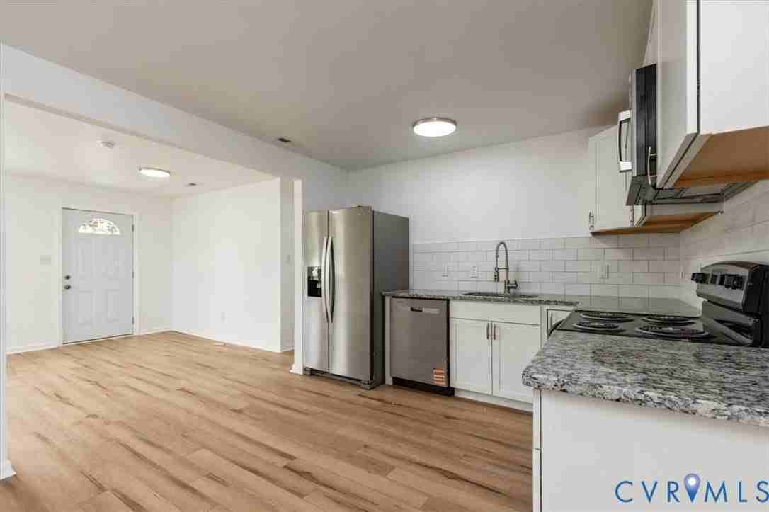 1806 Sussex St - Photo 2 of 45