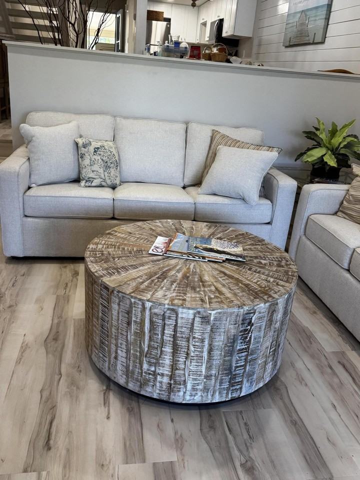 634 Bayou Dr - Photo 2 of 12