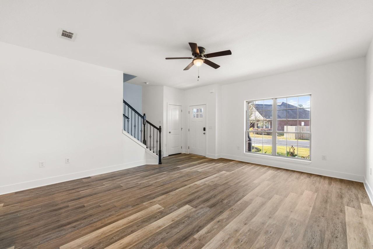 140 Kinley Ave - Photo 6 of 29