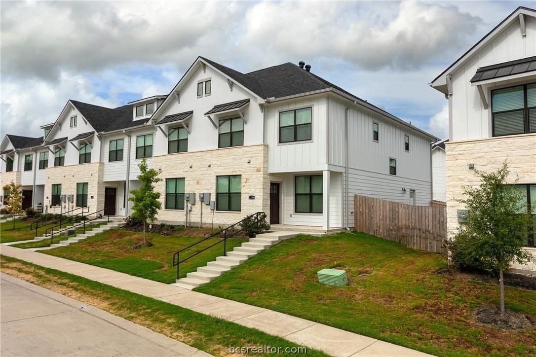 2109 Jax Dr