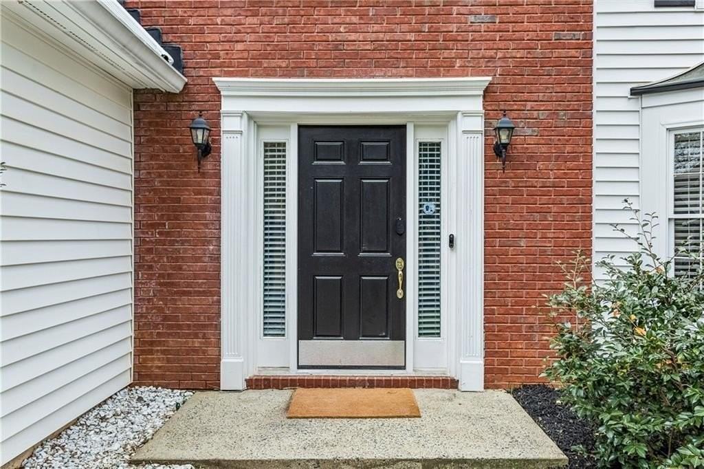 52 Bridle Ln - Photo 3 of 29