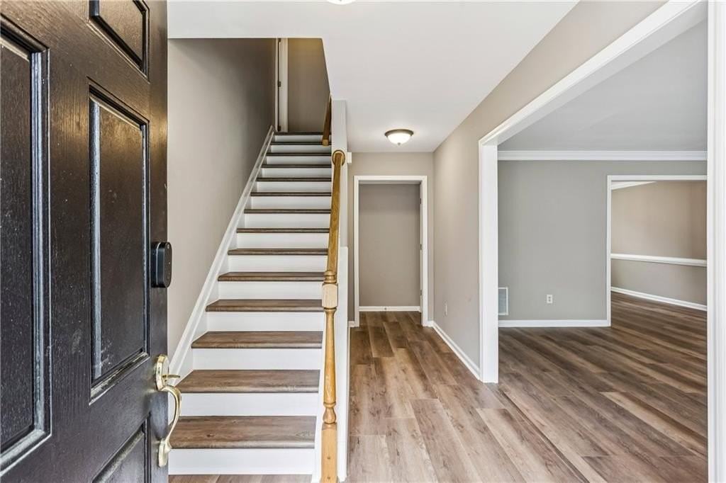 52 Bridle Ln - Photo 4 of 29