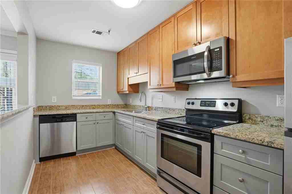 215 Winding River Dr Unit F - Photo 4 of 19