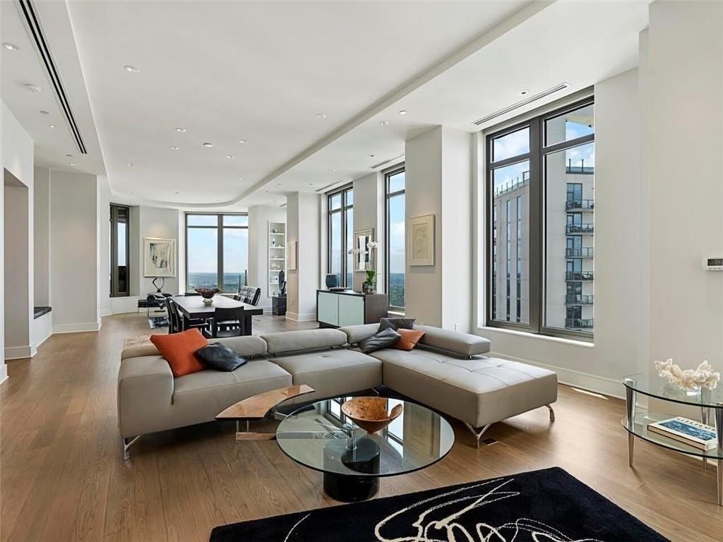 3376 Peachtree Rd Ne #44B - Photo 3 of 50