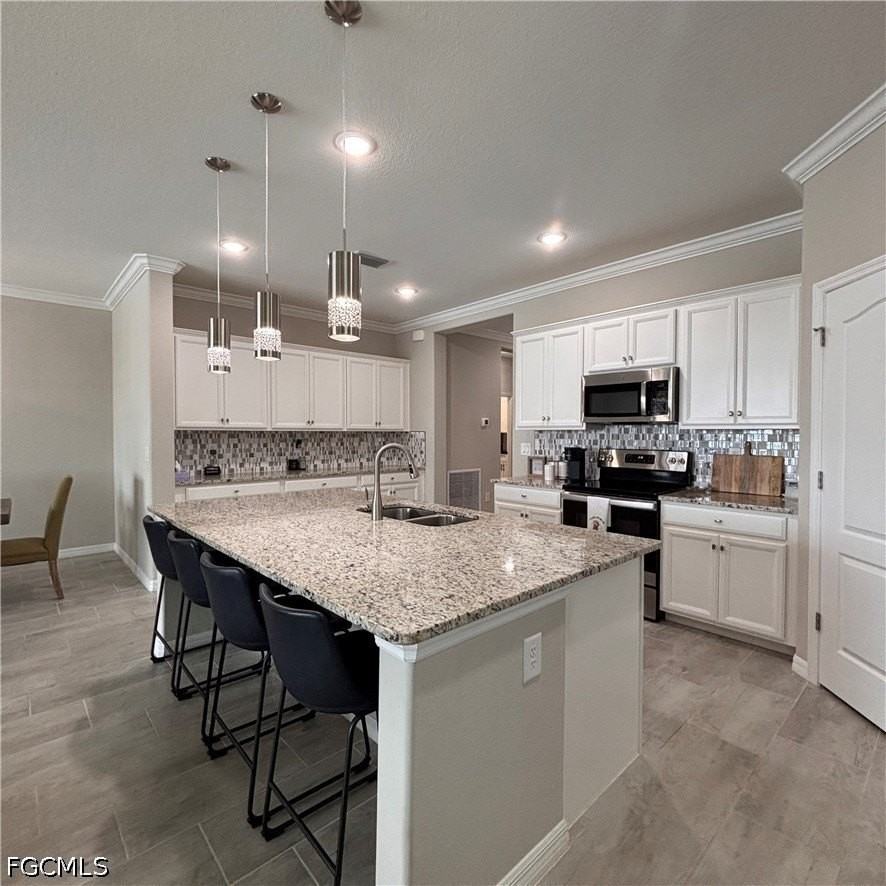 4028 E Hampton Cir - Photo 4 of 33