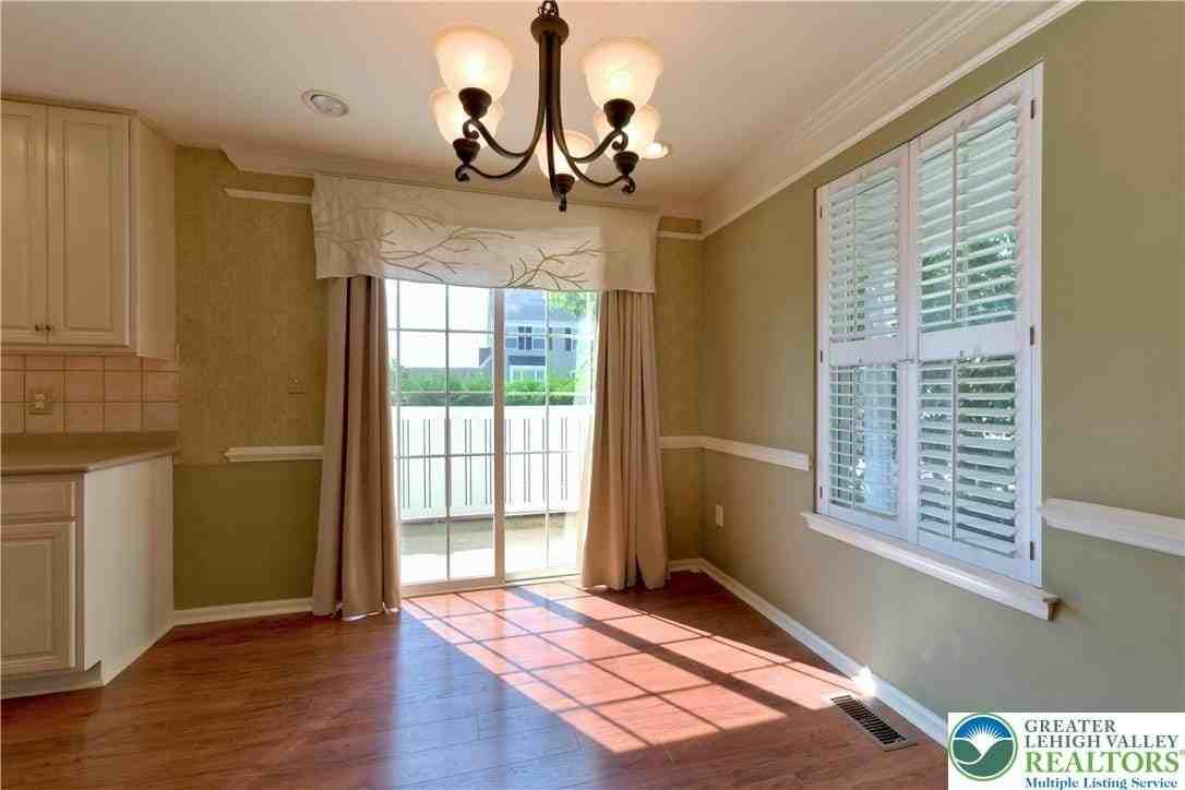 4107 Bunker Hill Dr S - Photo 5 of 20