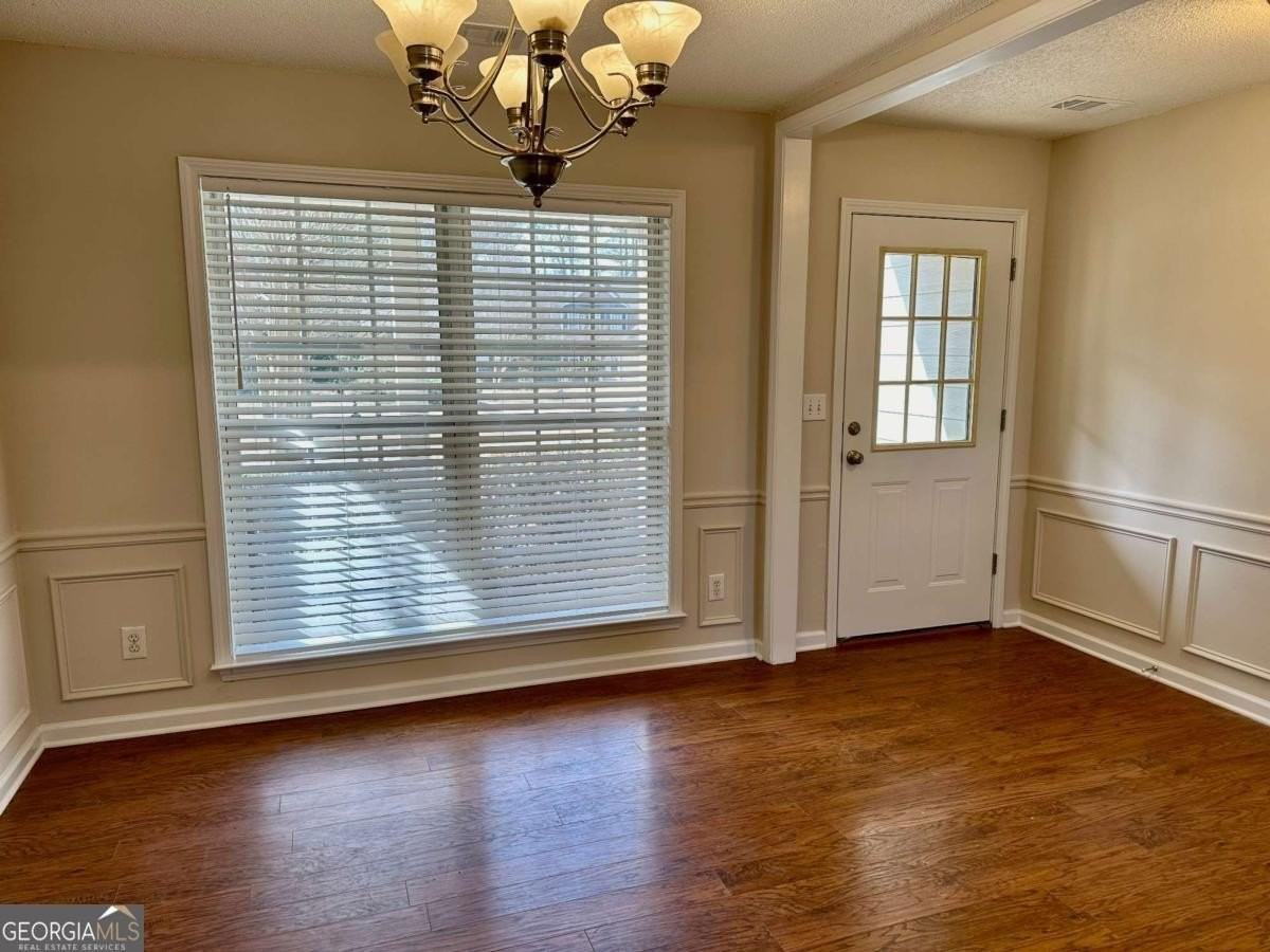 725 Soneley Ct - Photo 3 of 28