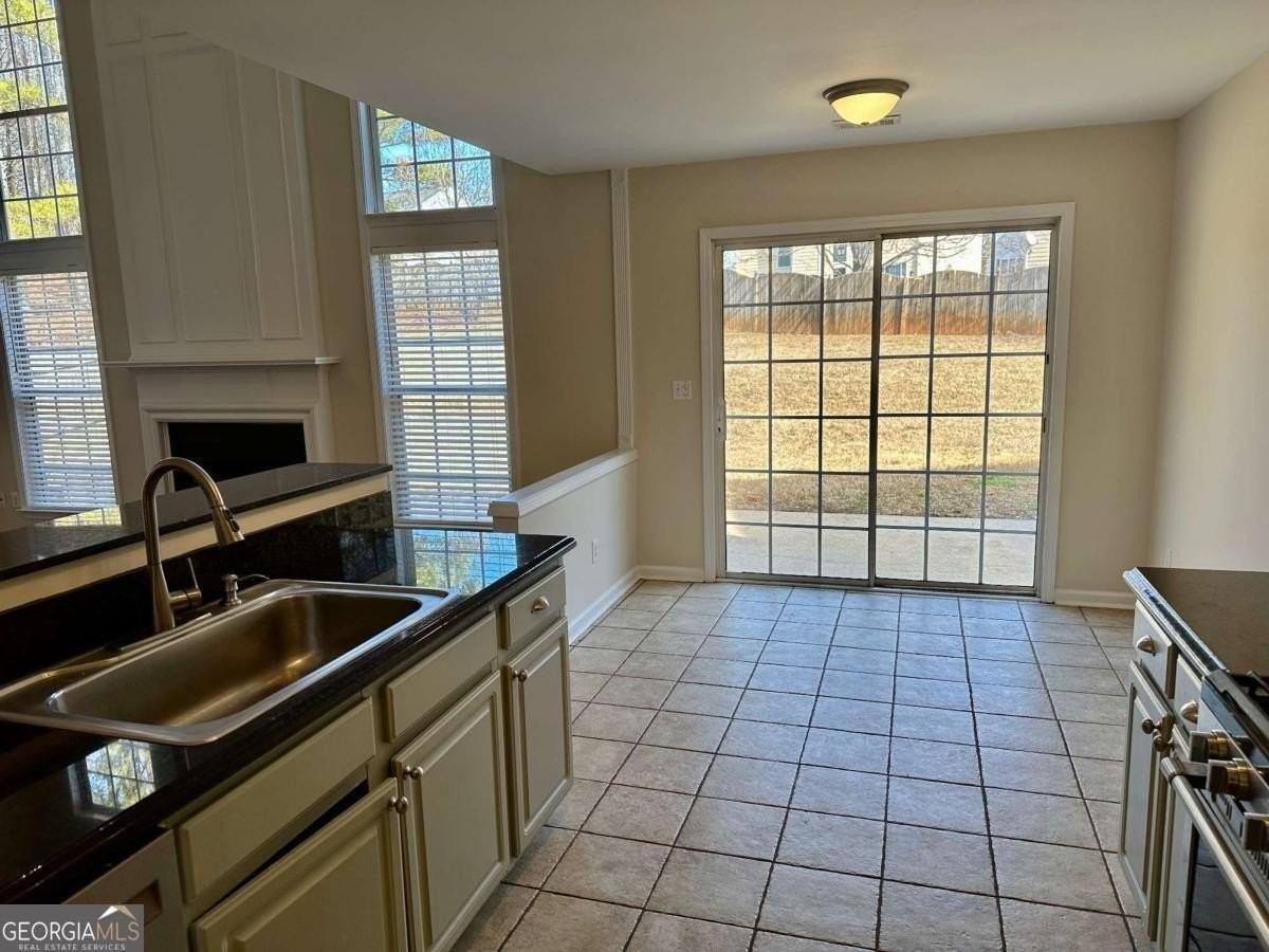 725 Soneley Ct - Photo 5 of 28