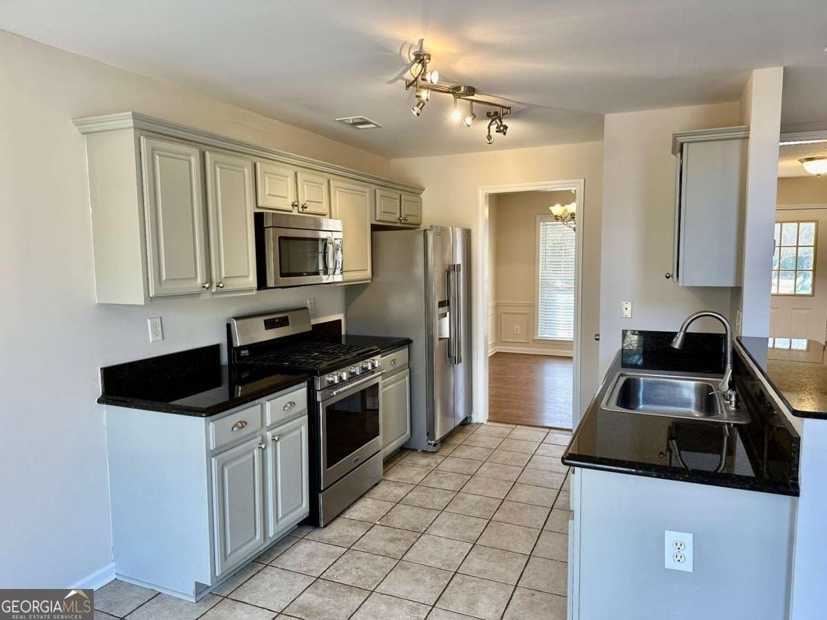 725 Soneley Ct - Photo 6 of 28