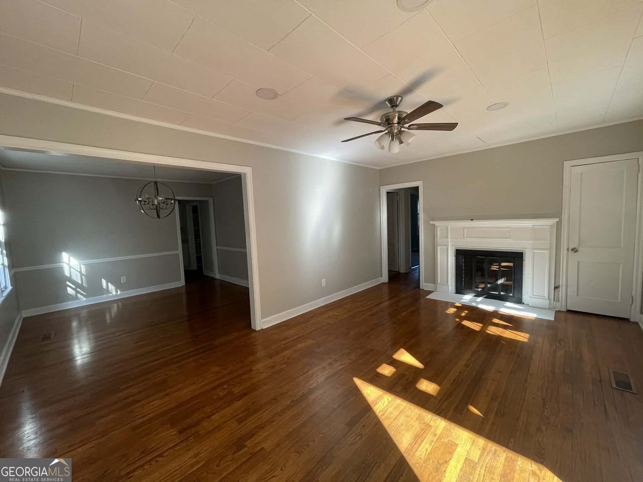 214 Mimosa Dr - Photo 2 of 13