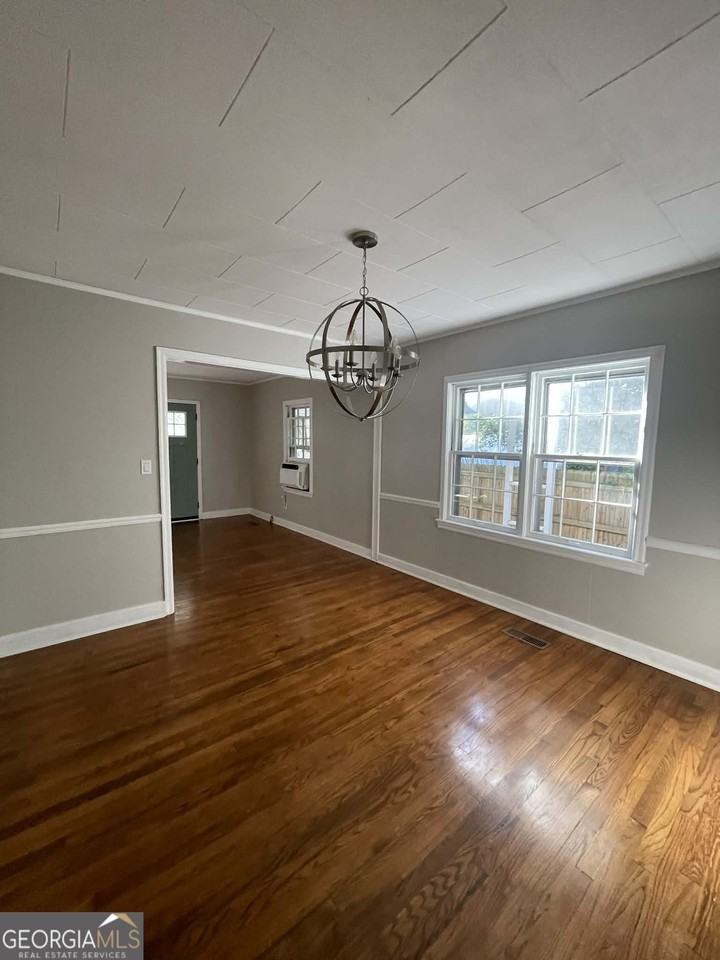 214 Mimosa Dr - Photo 4 of 13