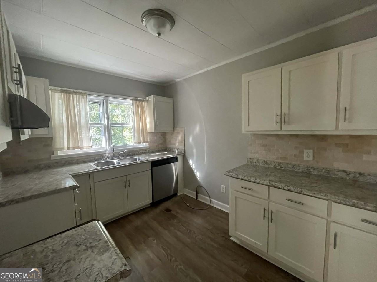 214 Mimosa Dr - Photo 5 of 13