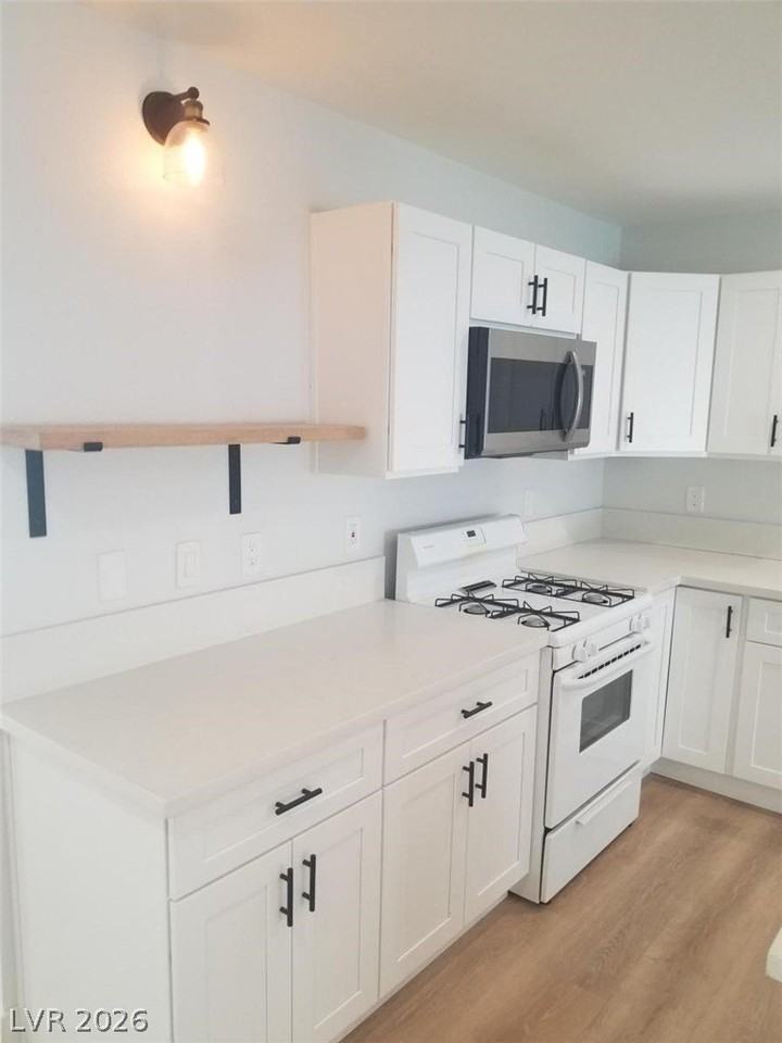 410 Hopedale Ave - Photo 3 of 17