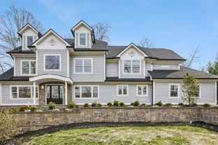 215 Summit Ave - Photo 1 of 1