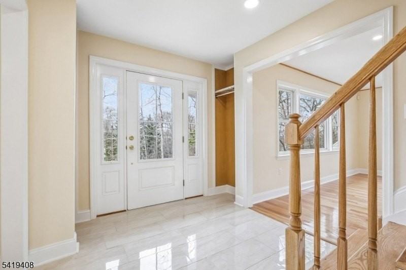 215 Summit Ave - Photo 5 of 26