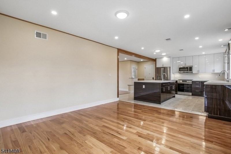 215 Summit Ave - Photo 6 of 26