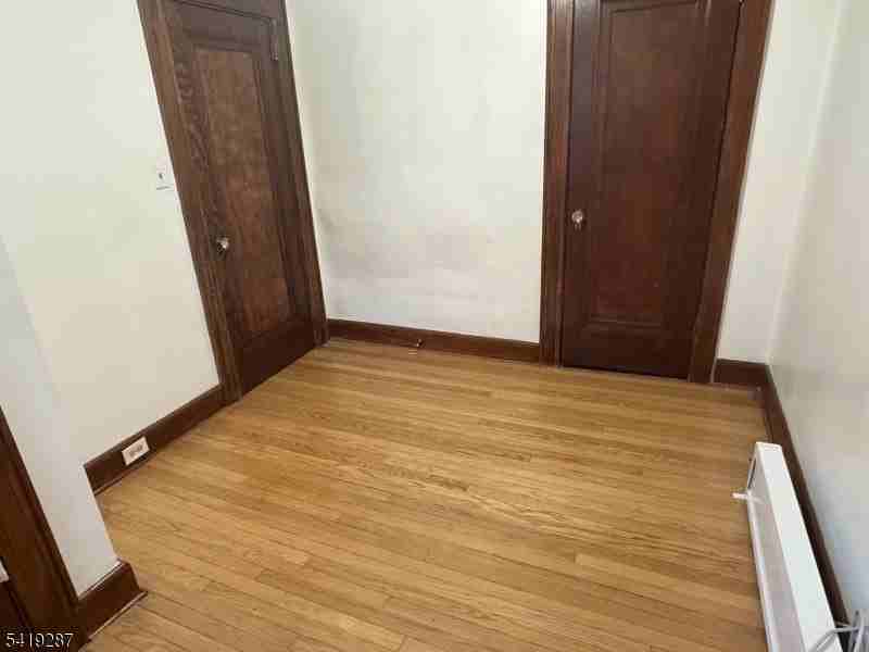 325 Bogert Ave - Photo 6 of 24