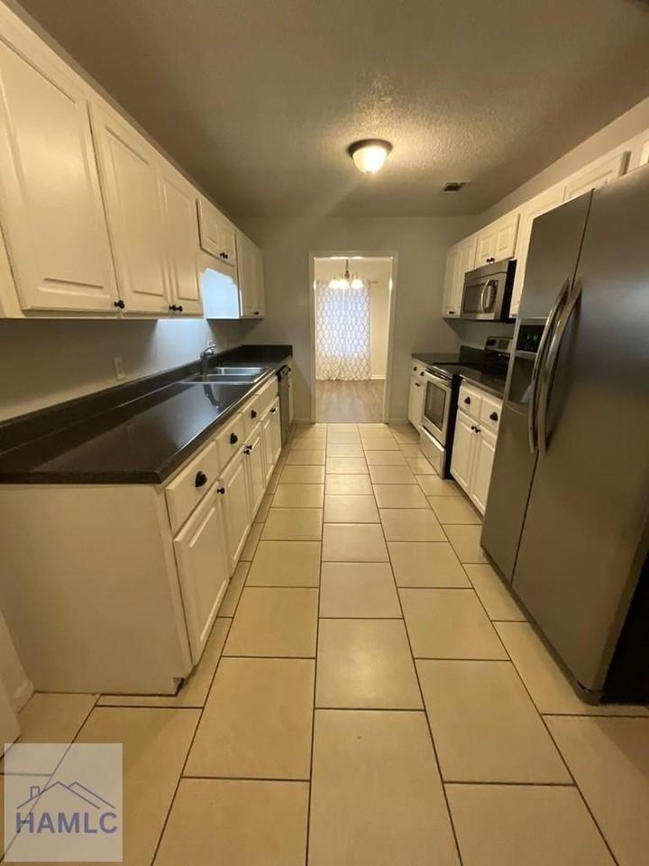 1434 Paul Caswell Blvd - Photo 3 of 10