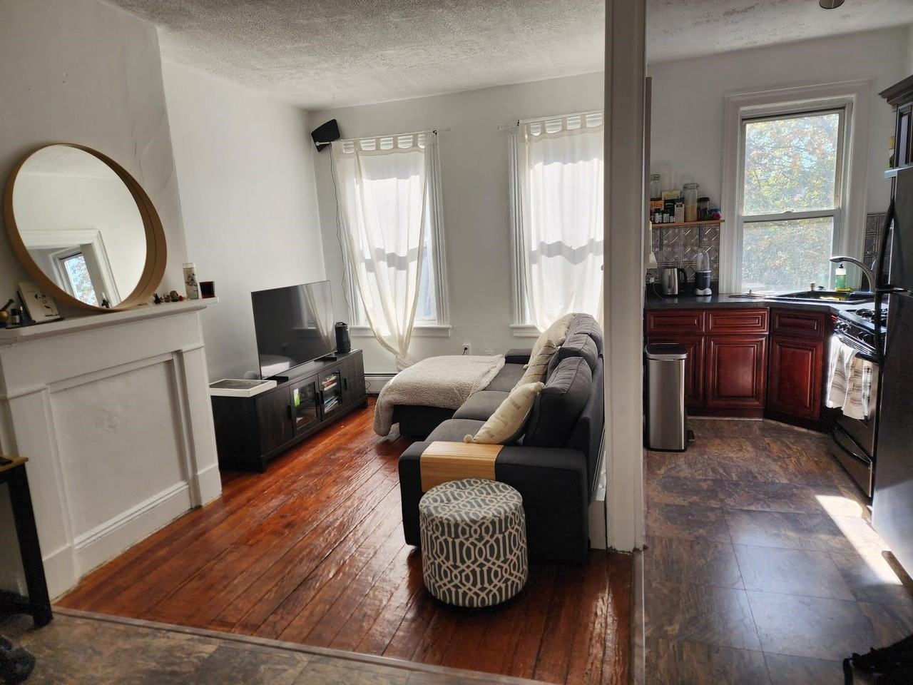 337 Pavonia Ave #2 - Photo 4 of 11