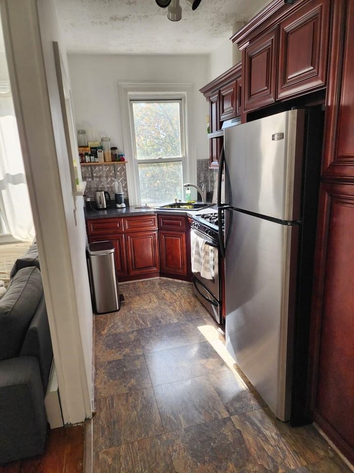 337 Pavonia Ave #2 - Photo 7 of 11